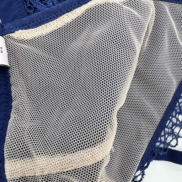 Victoria Secret Lace Wireless Bra Size Small - Picture 8 of 10